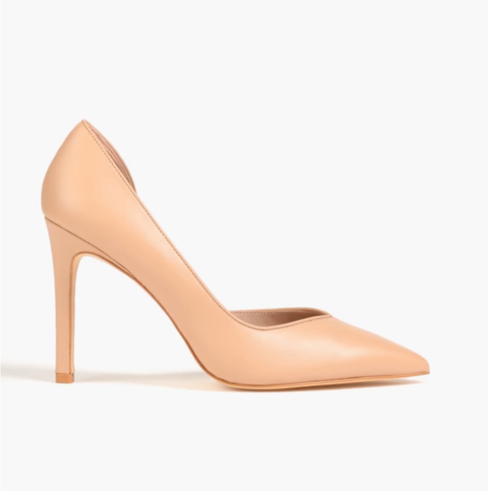Stuart Weitzman (NWT) Nude Pumps